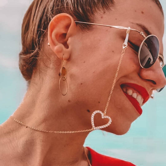 Χρυσή Μεταλλική Αλυσίδα Γυαλιών & Μάσκας με Διακοσμητική Καρδιά από Λευκές Πέρλες CH27